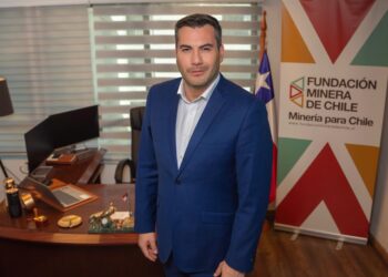 El libro educativo que lanzará el ex presidente de la Fundación Minera de Chile, Francisco Lecaros