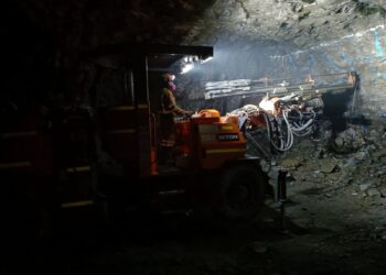 AOM consolida un año récord y proyecta mayor crecimiento con tecnología aplicada a minería