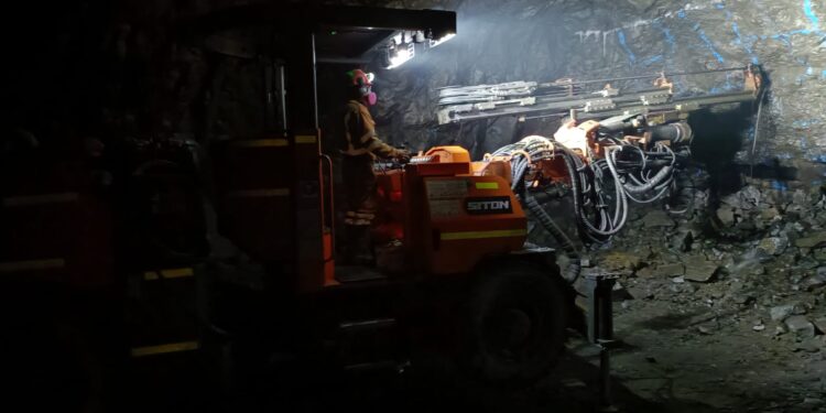 AOM consolida un año récord y proyecta mayor crecimiento con tecnología aplicada a minería