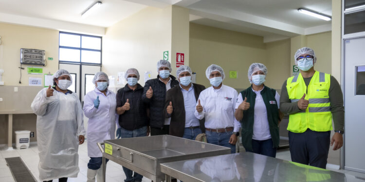 Pan American Silver Shahuindo contribuye a poner en marcha la primera planta certificada de cuyes en Cajamarca