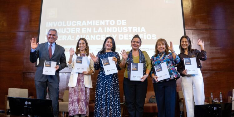 IIMP presentó en el Jueves Minero la primera guía práctica de equidad de género en minería