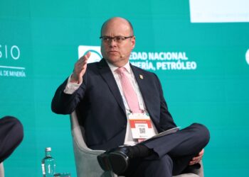 La confianza social y la simplificación de permisos son claves para reactivar la exploración minera, afirma Juan Carlos Ortiz