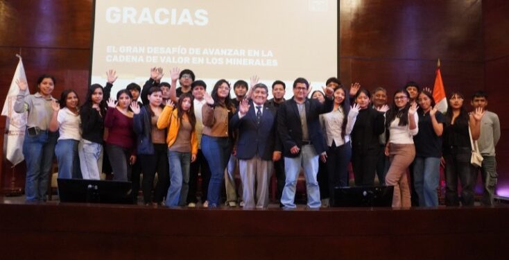 IIMP fortalece la formación de futuros ingenieros mineros con estudiantes de Ica