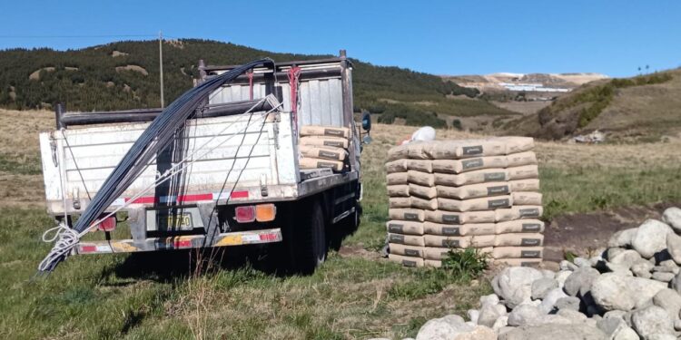 Gold Fields implementará cobertizos para mejorar la crianza de ganado en El Tingo